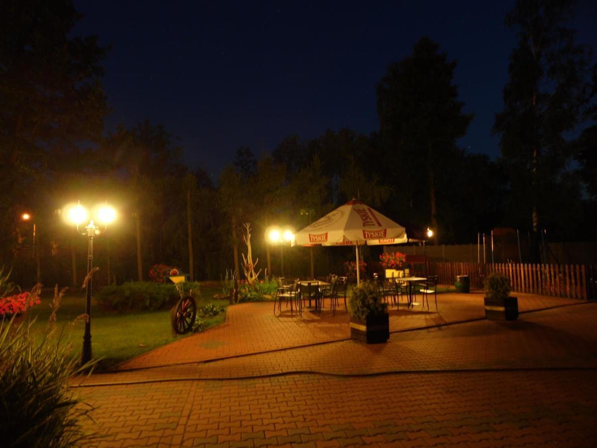 Stajnia Pod Debem Bed & Breakfast Starachowice Exterior photo