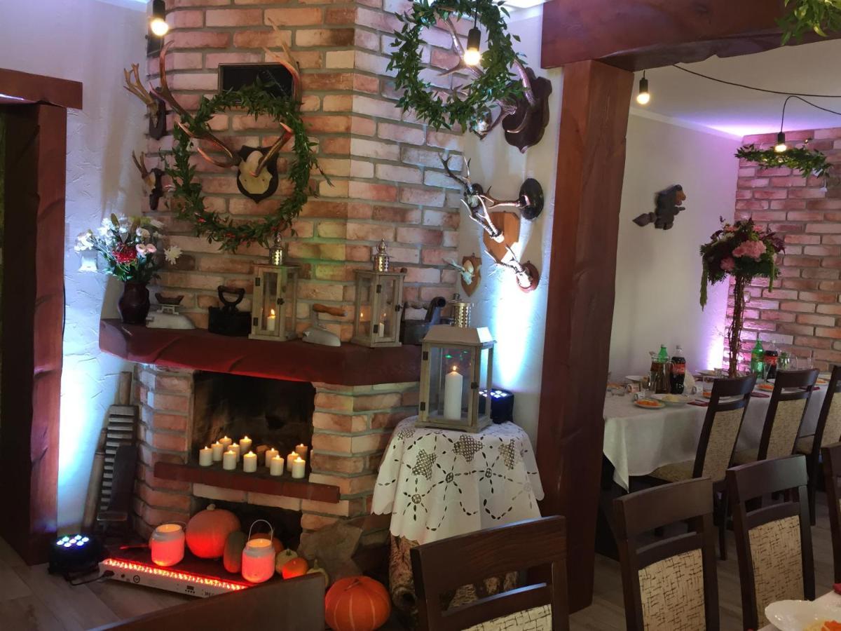 Stajnia Pod Debem Bed & Breakfast Starachowice Exterior photo