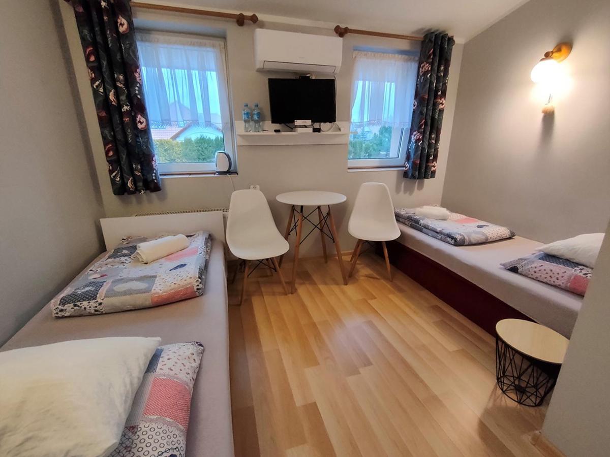 Stajnia Pod Debem Bed & Breakfast Starachowice Exterior photo