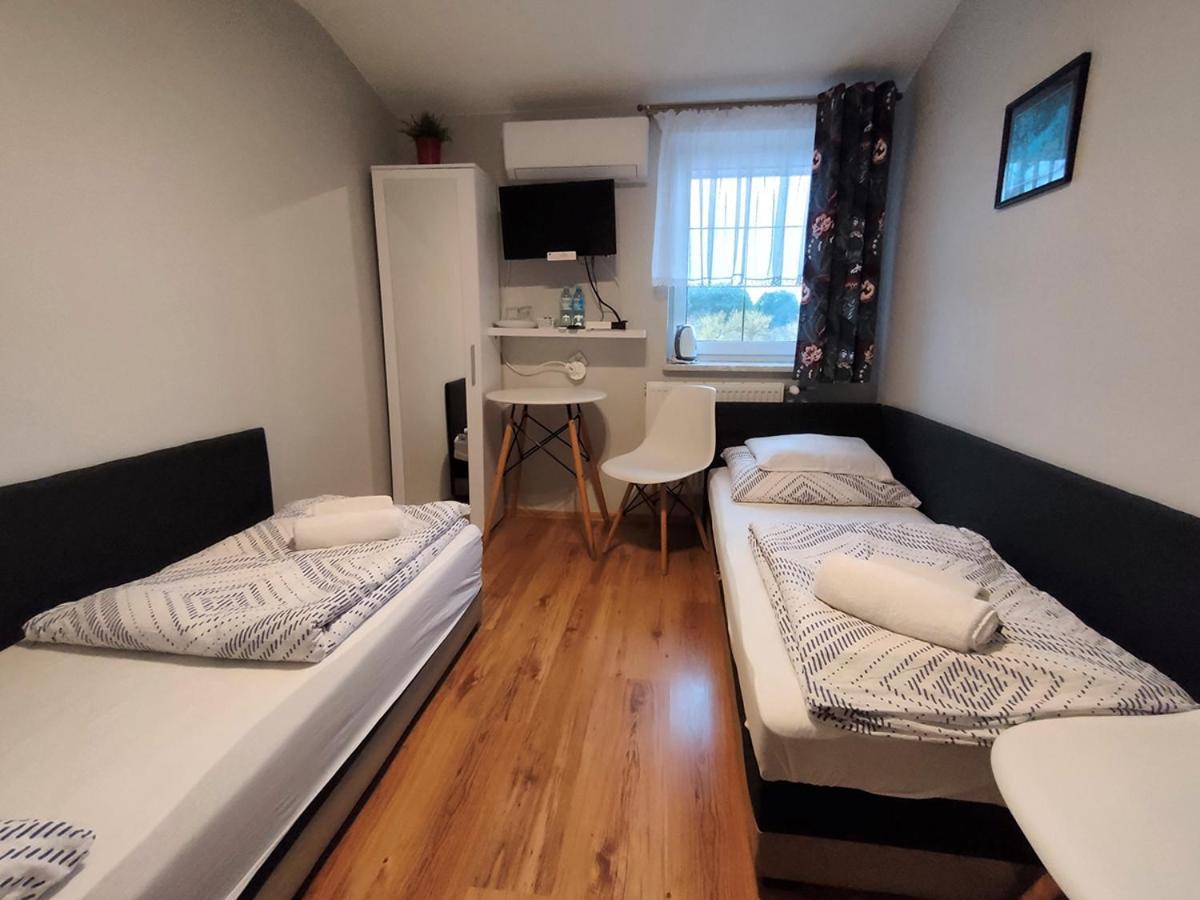 Stajnia Pod Debem Bed & Breakfast Starachowice Exterior photo