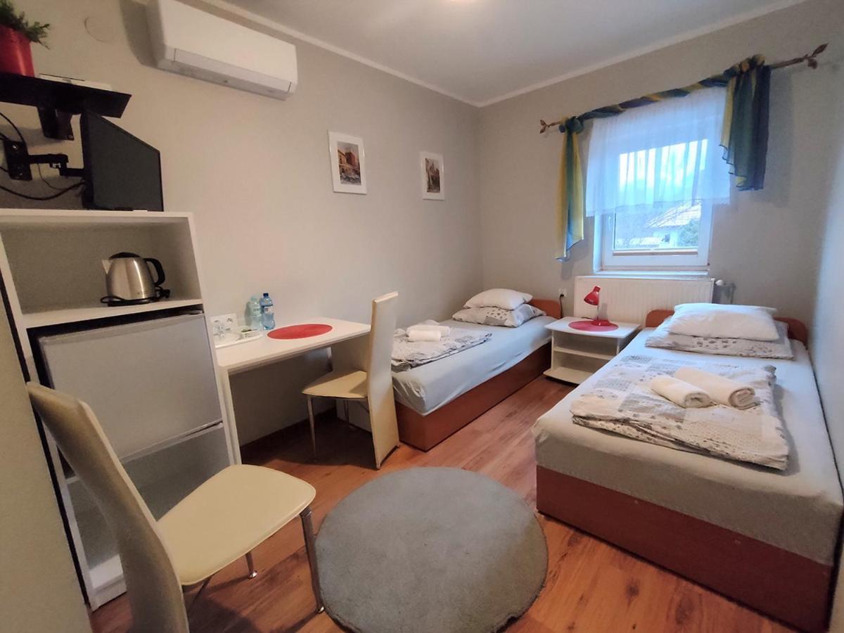 Stajnia Pod Debem Bed & Breakfast Starachowice Exterior photo