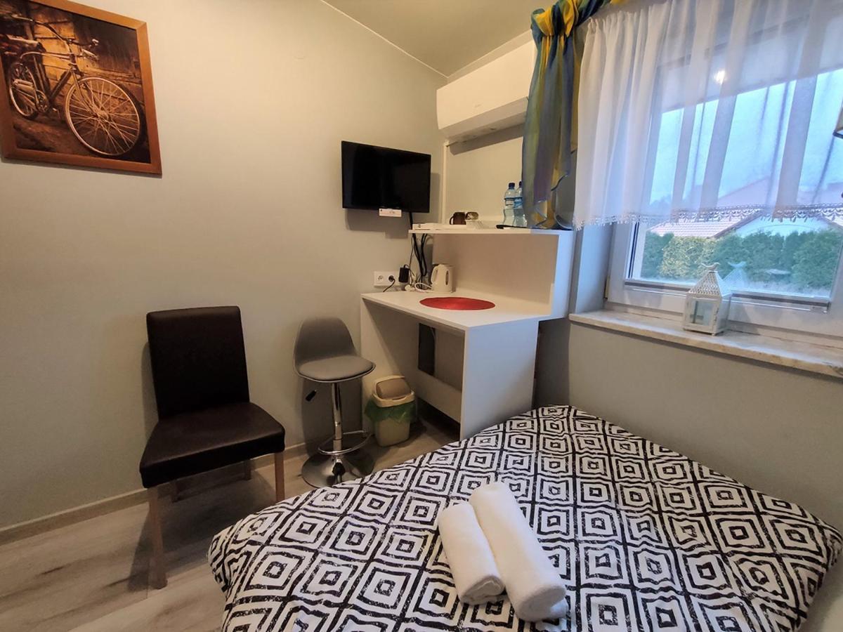 Stajnia Pod Debem Bed & Breakfast Starachowice Exterior photo